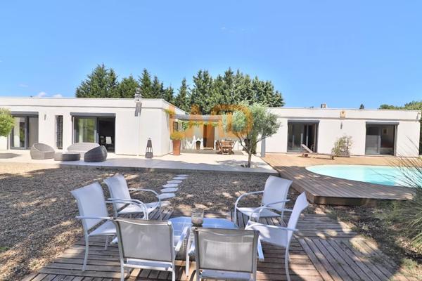 Propriété de 280m2 à Pujaut dans le Gard