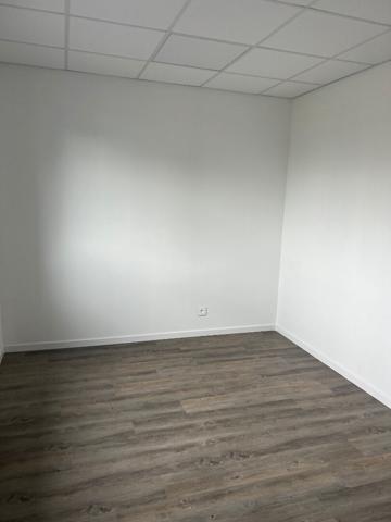 CHANGE - ESPACE DE STOCKAGE + BUREAU