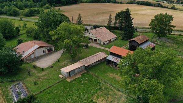 Propriété avec dépendances sur 4 hectares
