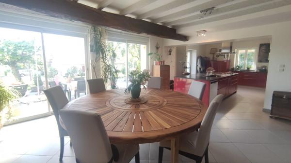 Propriété avec dépendances sur 4 hectares