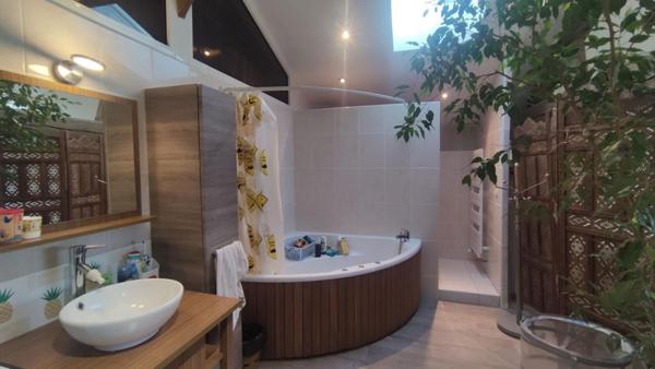 Propriété avec dépendances sur 4 hectares