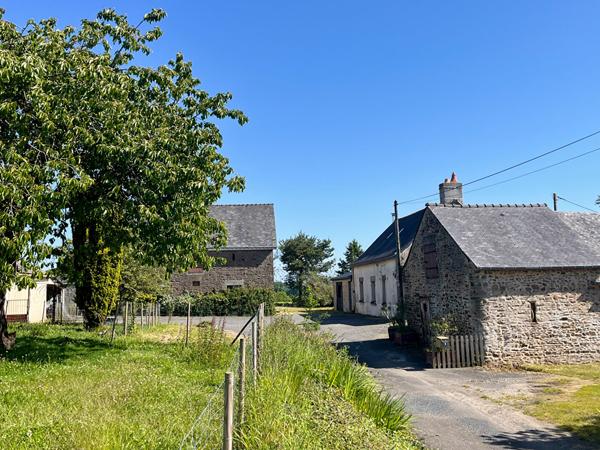 Longère et dépendances sans voisins , Saint hilaire du maine Longère et dépendances sans voisins , Saint hilaire du maine