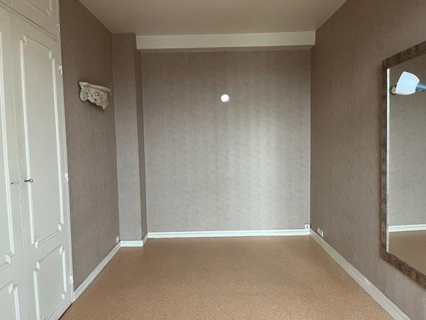 Appartement 2 pièces avec balcon 965€ CC- VIEUX SAINT MAUR DES FOSSES