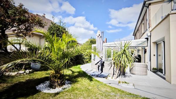 Villa d’exception à Ouistreham Riva Bella – 226 m² habitables avec piscine intérieure chauffée, à seulement 300m de la plage