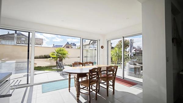 Villa d’exception à Ouistreham Riva Bella – 226 m² habitables avec piscine intérieure chauffée, à seulement 300m de la plage