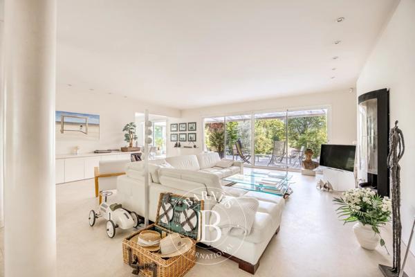 Vaucresson, Maison 4 Chambres -  221 m² à vendre