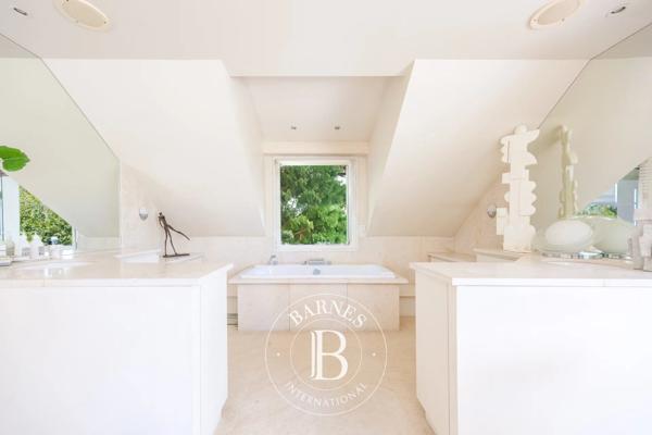 Vaucresson, Maison 4 Chambres -  221 m² à vendre