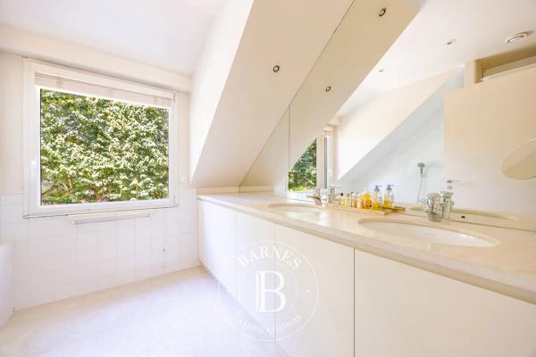 Vaucresson, Maison 4 Chambres -  221 m² à vendre