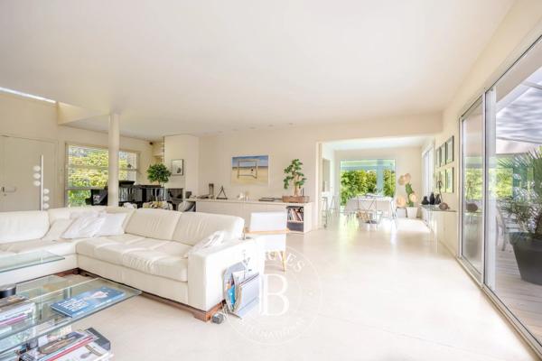 Vaucresson, Maison 4 Chambres -  221 m² à vendre