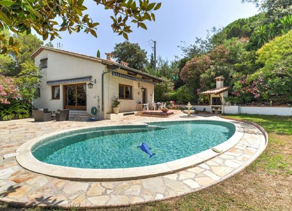 Maison à vendre    7 pièces • 245 m2 Vallauris