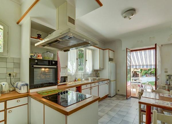 Maison à vendre    7 pièces • 245 m2 Vallauris