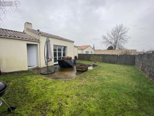 Maison à louer à Saint-Philbert-de-Grand-Lieu en Loire-Atlantique (44310), ref : 44039-L318