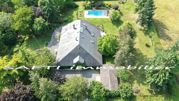 Propriété d’exception à 1 heure de PARIS : 335m2 habitables, 6/7 chambres, piscine, dépendances, parc de 7600m2 + projet d’aménagement sur encore 300m2.