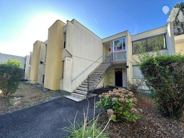 "INVESTISSEMENT" Appartement "loué", de type 3 pièces avec un box et un parking privatif 