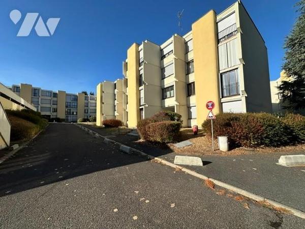 "INVESTISSEMENT" Appartement "loué", de type 3 pièces avec un box et un parking privatif 