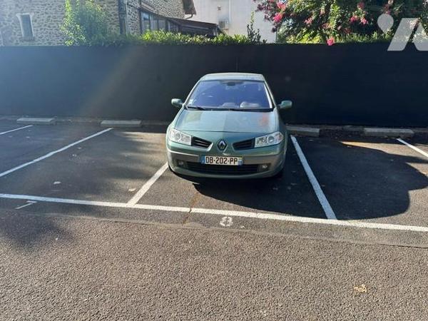 "INVESTISSEMENT" Appartement "loué", de type 3 pièces avec un box et un parking privatif 