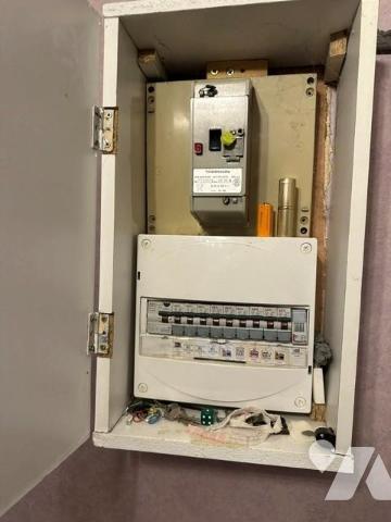 "INVESTISSEMENT" Appartement "loué", de type 3 pièces avec un box et un parking privatif 