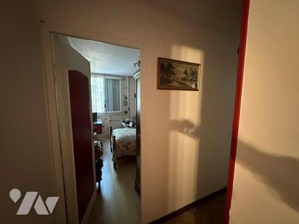 "INVESTISSEMENT" Appartement "loué", de type 3 pièces avec un box et un parking privatif 