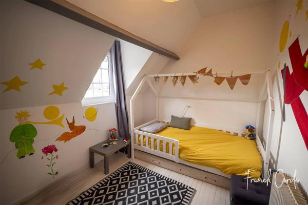 Maison de caractère sur près de 2000 m² de terrain, avec vue dégagée sur la campagne