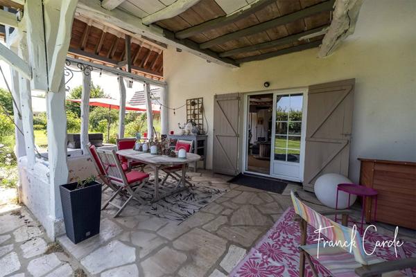 Maison de caractère sur près de 2000 m² de terrain, avec vue dégagée sur la campagne