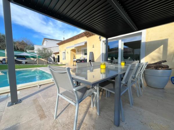 Villa La Gaude 6 pièces 240 m2 avec Piscine et jardin