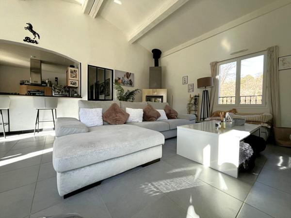 Villa La Gaude 6 pièces 240 m2 avec Piscine et jardin