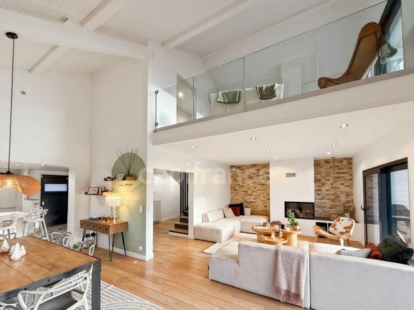 Maison à vendre 6 pièces PREVESSIN MOENS (01)