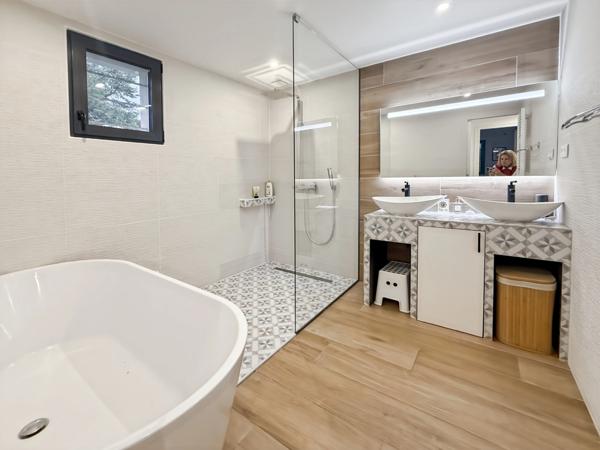 Maison à vendre 6 pièces PREVESSIN MOENS (01)