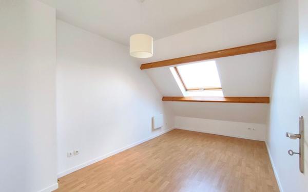 Appartement à vendre    2 pièces • 43 m2 Mézières-sur-Seine