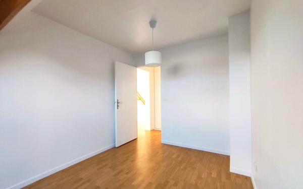 Appartement à vendre    2 pièces • 43 m2 Mézières-sur-Seine