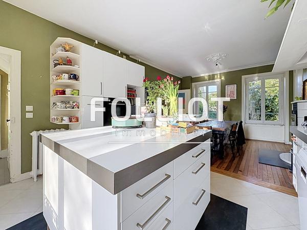 Maison de grand standing à vendre à Granville - 7 chambres, 192 m²
