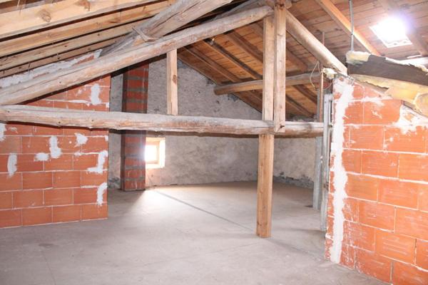 Maison Landos 6 pièce(s) 103 m2 garage, cour et atelier