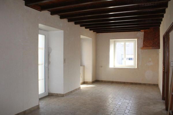Maison Landos 6 pièce(s) 103 m2 garage, cour et atelier