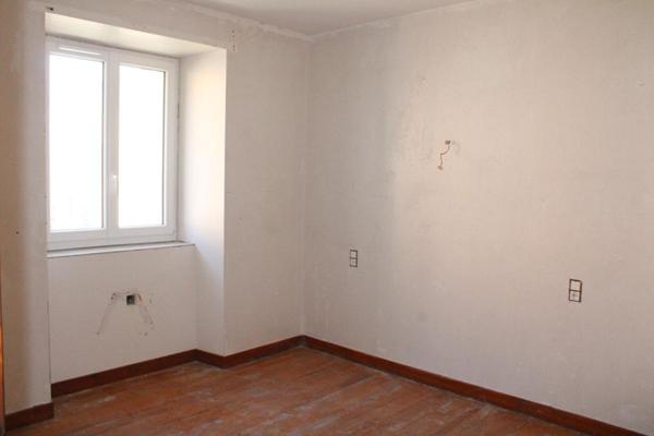 Maison Landos 6 pièce(s) 103 m2 garage, cour et atelier