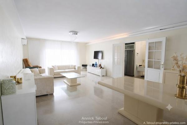 Villeurbanne Gratte-ciel - 122m² - T4Bis - Balcon 12m² - Suite Parentale - Cli:matisation - Garage