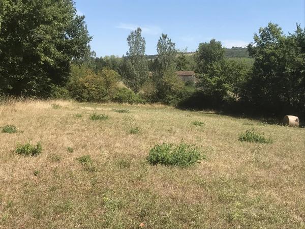 Terrain de 6360 m² avec vue