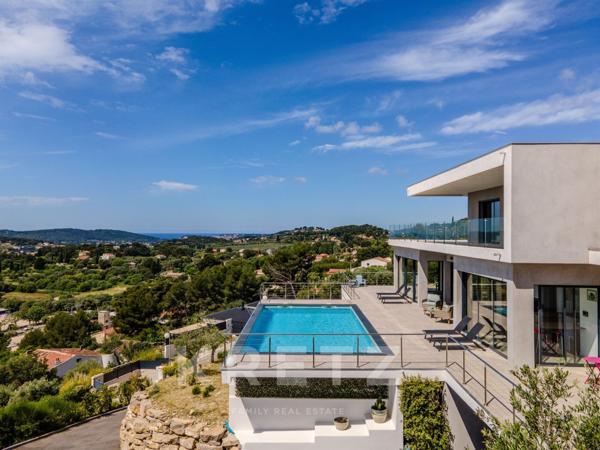 Contemporaine vue mer