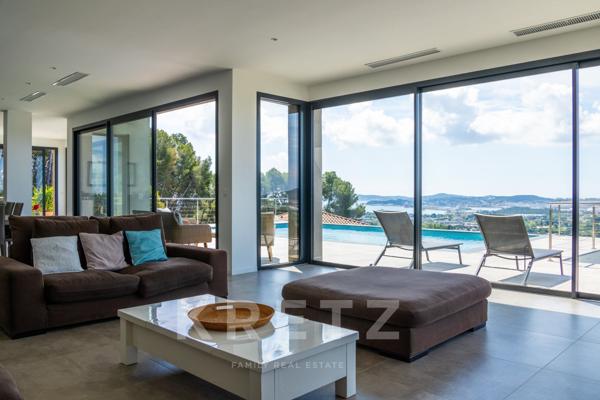 Contemporaine vue mer