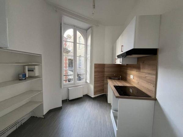 Appartement 3 pièces                                        - 44000 Nantes - DOBREE Réf : 10468