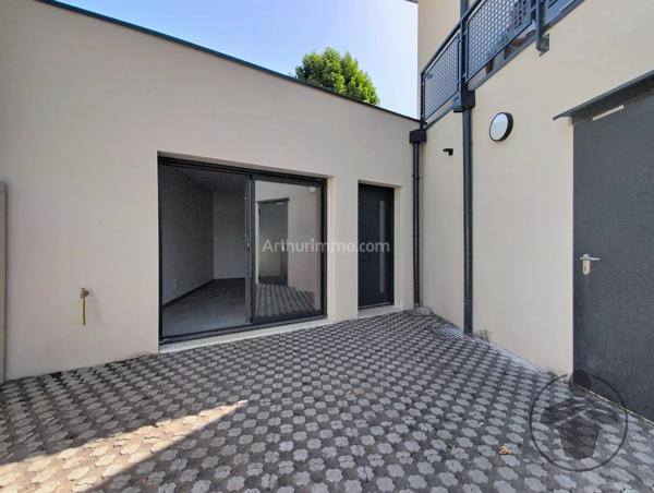 Location                                                      Appartement
                        
                     2 pièces                      51 m2                     à Coutras