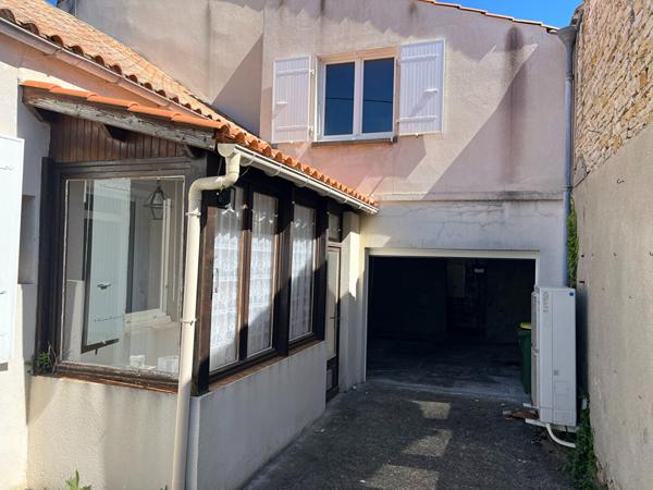 Maison familiale avec 5 chambres et fort potentiel au Château d'Oléron