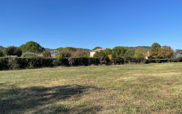 Terrain à vendre    Lagorce
