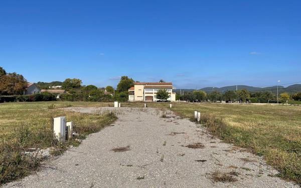 Terrain à vendre    Lagorce