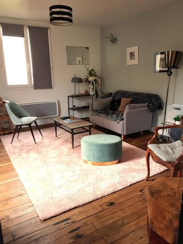 Maison de ville avec terrasse et jardinet