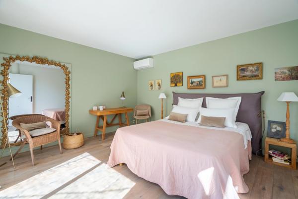 Éguilles – Propriété contemporaine d’exception avec vue panoramique, piscine à débordement et terrain paysager de 2 700 m²