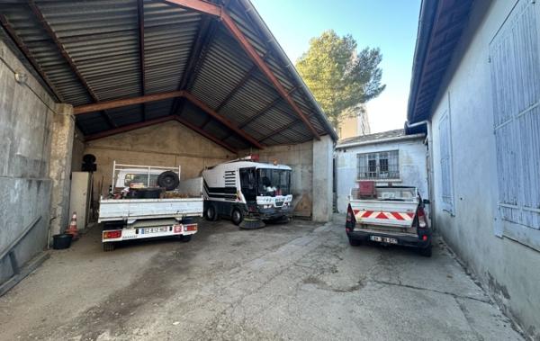 Vente Local commercial Locaux / entrepôts Nimes   