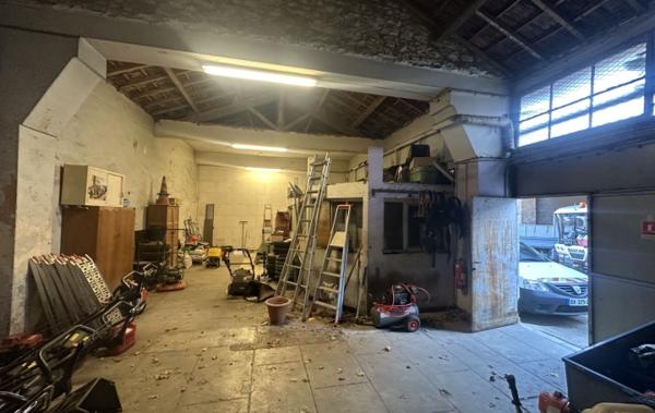 Vente Local commercial Locaux / entrepôts Nimes   