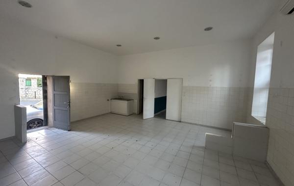 Vente Local commercial Locaux / entrepôts Nimes   