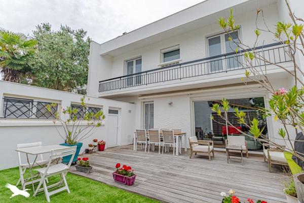 Maison 750 000 € Bordeaux 6 p 166 m² DPE B