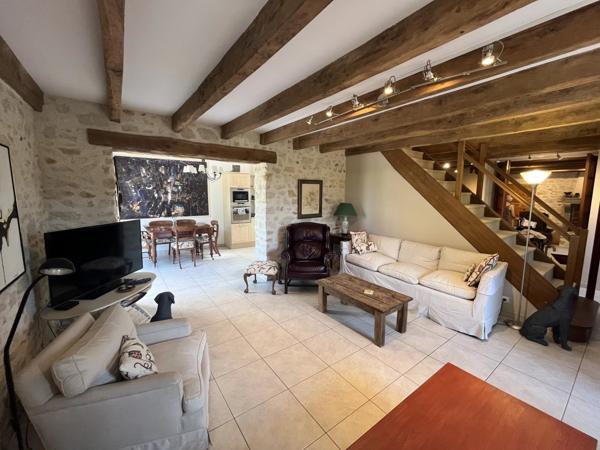 Superbe logement de 2 chambres avec une grande grange et un gîte indépendant à rénover